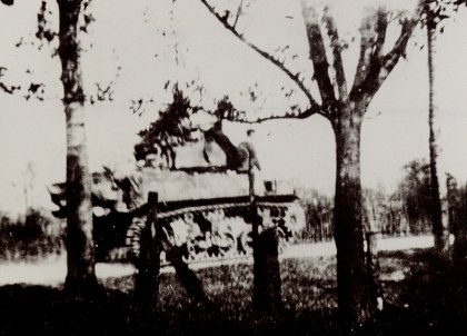 Tank op de Goudsberg - Foto: Archief Oud Lunteren