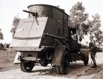 Ehrhardt E-V/4 - het eerste Nederlandse pantservoertuig. Waarschijnlijk de pantserauto uit dit verhaal. - Foto: ©Collectie Nederlands Instituut voor Militaire Historie