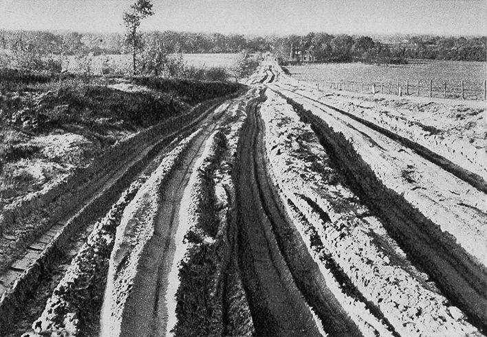 De oude Hessenweg bij Meulunteren, voor de asfaltering in 1971 - Foto: ©Jac. Gazenbeek