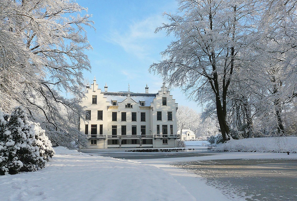 Winter op Kasteel Staverden - maandag 20 december 2010 - Foto: ©Louis Fraanje