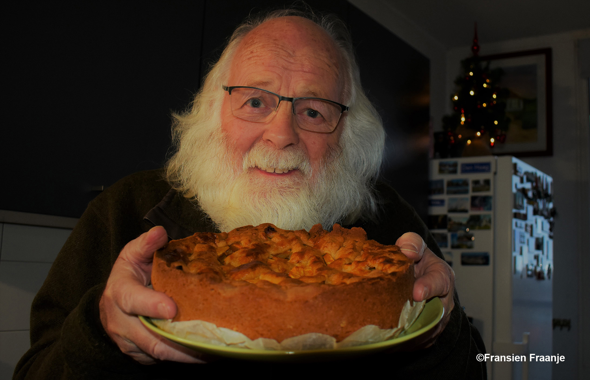 Kijk... zo werd ik door Fransien verrast wordt met een heerlijke eigen gebakken appeltaart! - Foto: ©Fransien Fraanje