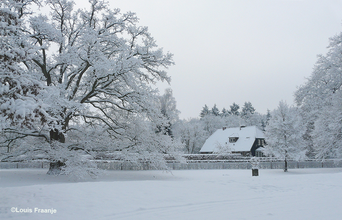 Boswachterswoning “De Pampel” op de Hoge Veluwe in winterse sferen – Foto: ©Louis Fraanje