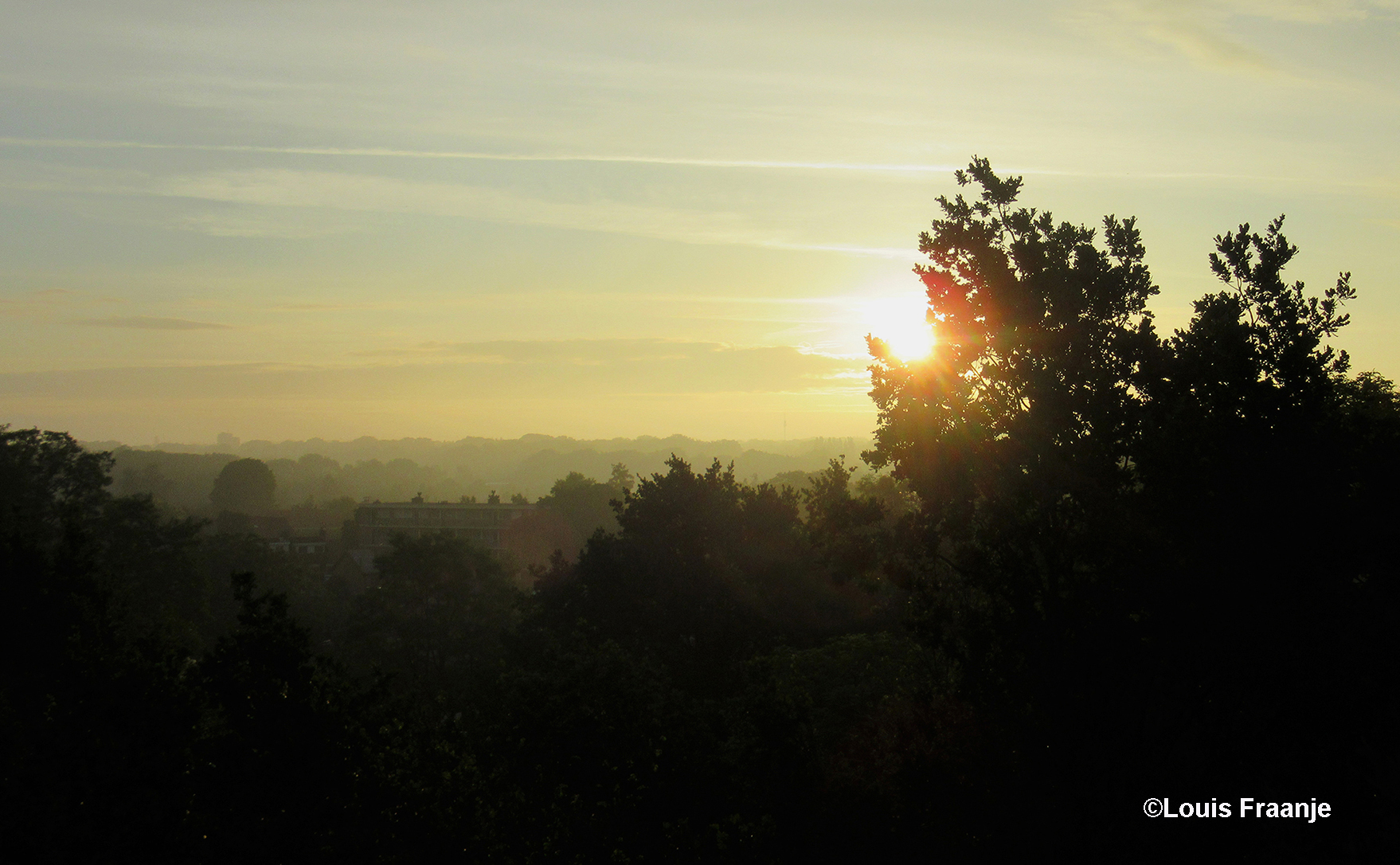 Zonneschijn in de vroege morgen - Foto: ©Louis Fraanje