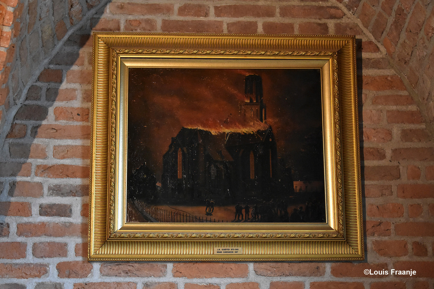 De Cunerakerk in brand in 1897 Geschilderd door J.M. Schäfer (1870-1943) - Foto: ©Louis Fraanje