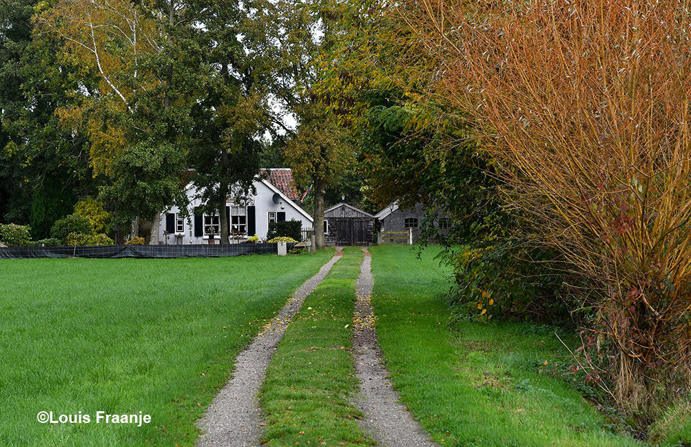  Aan het einde van een oude landweg, ontdekken we een prachtig Veluws boerderijtje - Foto: ©Louis Fraanje