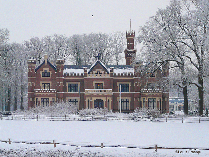 Kasteel De Schaffelaar in Barneveld ‘sprookjesachtig’ mooi in de winter – Foto: ©Louis Fraanje