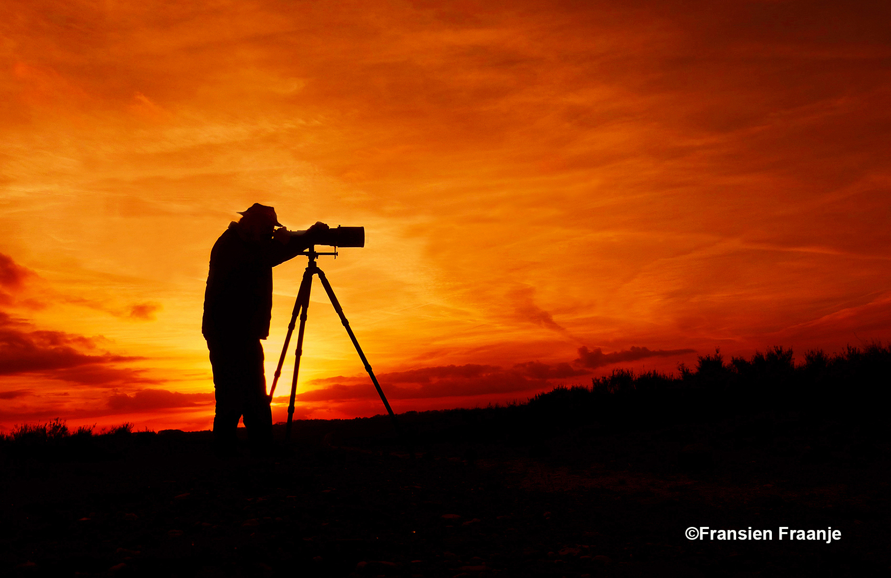 Louis als observator met zijn camera in de natuur - Foto: ©Fransien Fraanje