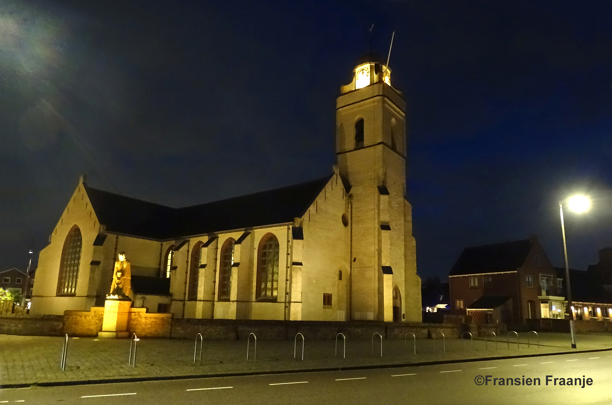 Vanavond maakte Fransien deze prachtige opname van het Witte Kerkje in Katwijk aan Zee - Foto: ©Fransien Fraanje