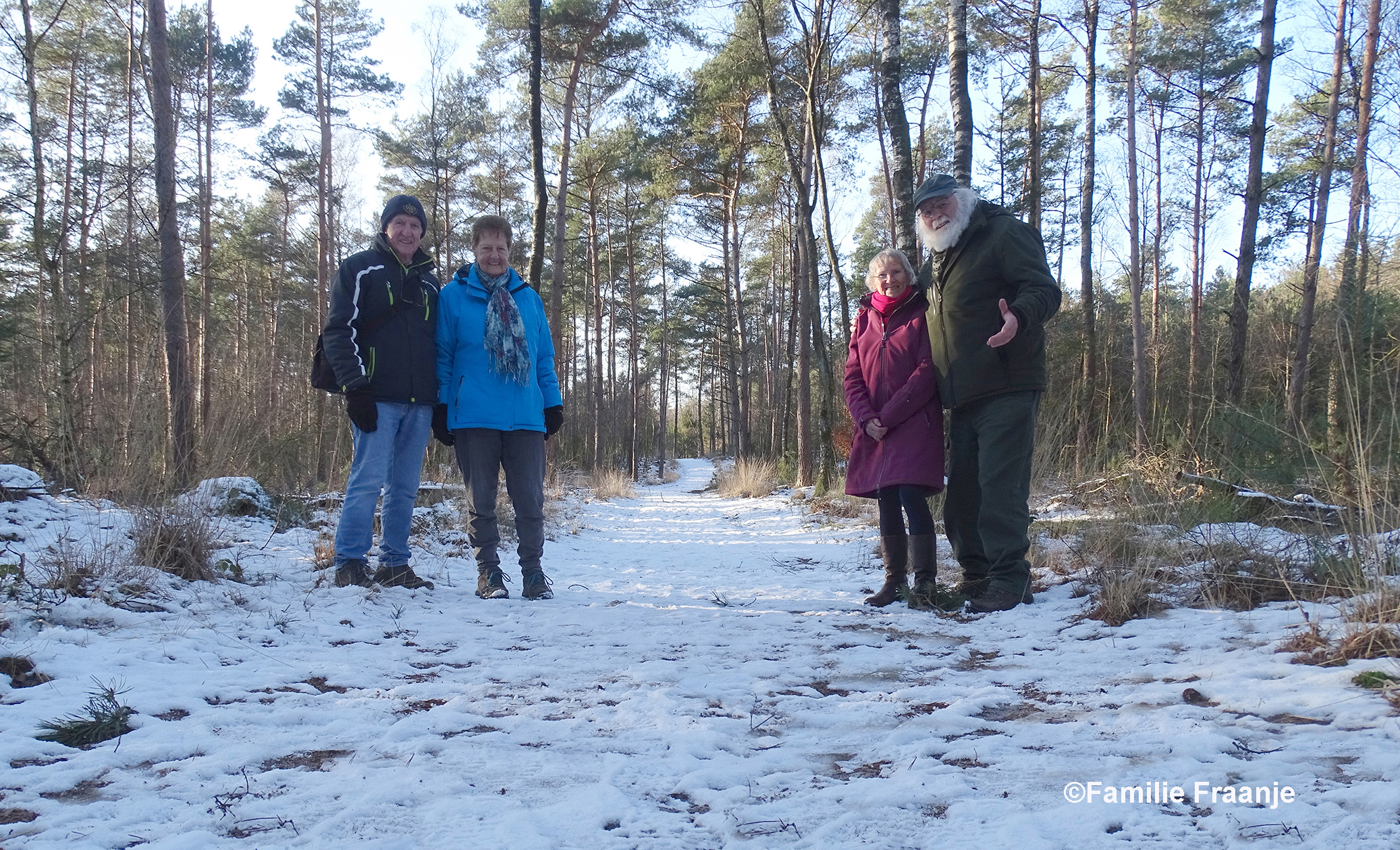 Gelijkgestemde natuurvrienden in het winterse bos op de Hoge Veluwe - Foto: ©Familie Fraanje