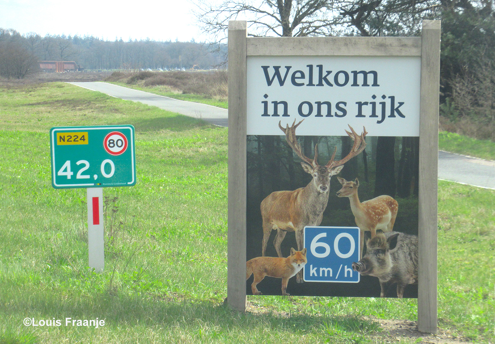 “Welkom in ons rijk” bij Ede op de Veluwe - Foto: ©Louis Fraanje